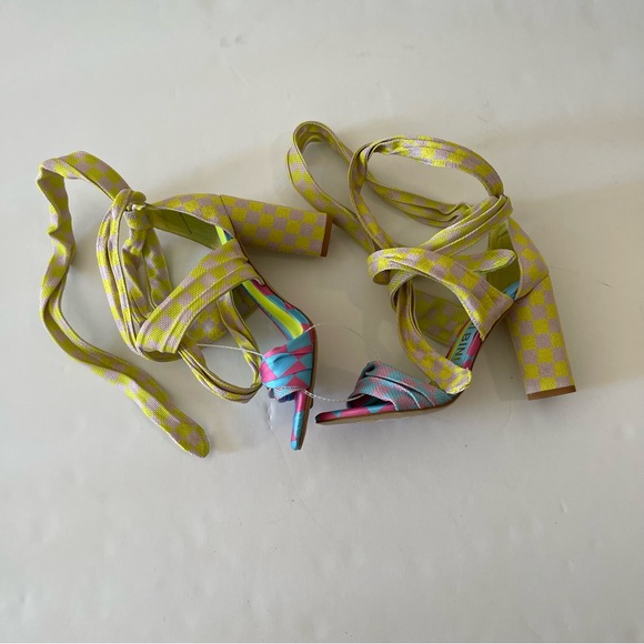 Gianni Bini Checkered Ankle Wrap Block Heel Sandals - Picture 3 of 7